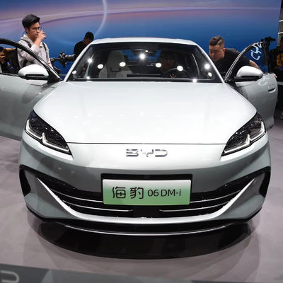 BYD Seal 06 DMI Gas/Petrol Hybrid Mid-Size Sedan with Multi-function Steering Wheel